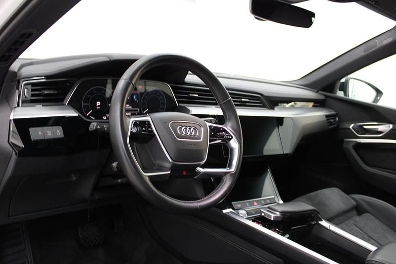 Gebraucht Audi e-tron Business 230 kW (313 PS) 2020 Weiss  metallic SUV