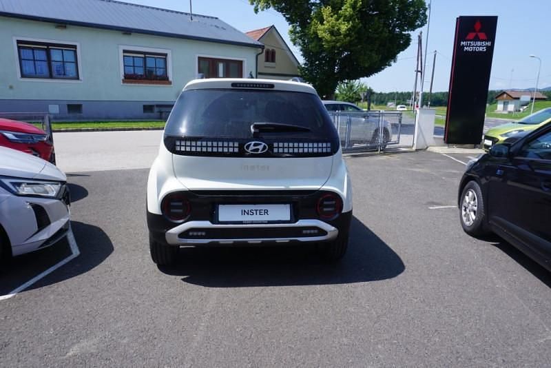 Gebraucht Hyundai Inster Trend 27 kW (38 PS) 2023 Unbleached ivory Kleinwagen