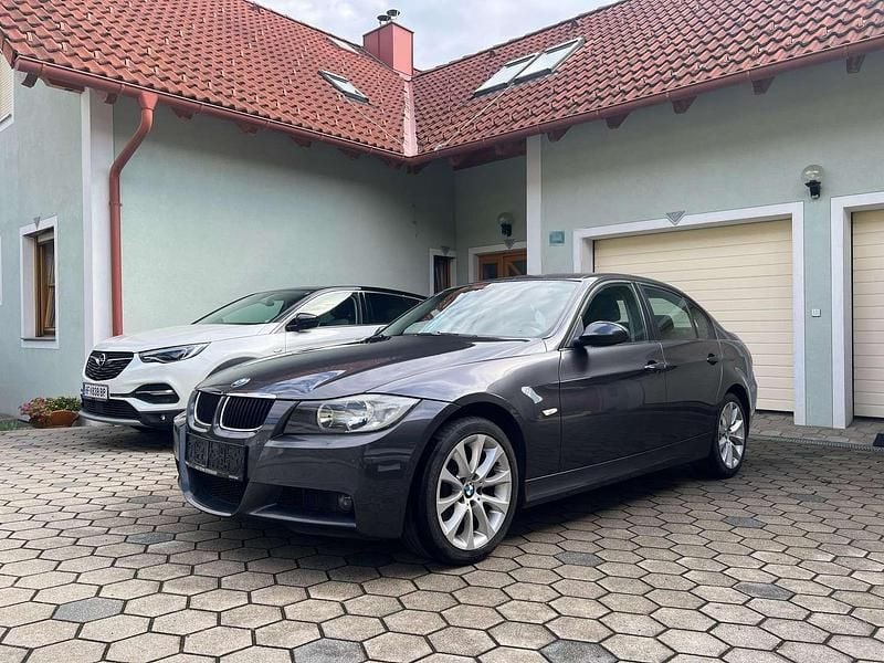 Gebraucht BMW 318 129 PS (94 kW) 2006 Grau Limousine
