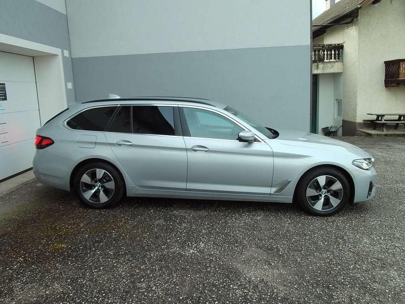 Gebraucht BMW 520 190 PS (139 kW) 2020 Grau Kombi