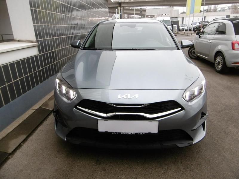 Gebraucht Kia Ceed Silver 101 PS (74 kW) 2025 Lunarsilber met. Kleinwagen