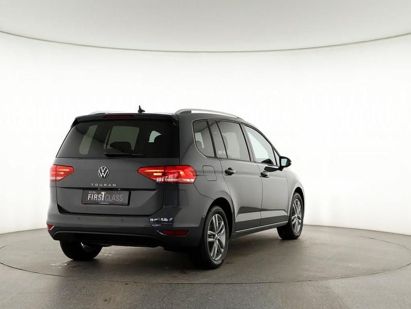 Neu VW Touran 150 PS (110 kW) 2026 Mittelgrau  metallic Van / Kleinbus