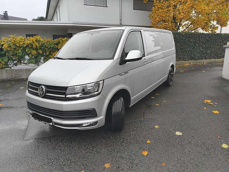 Grau Gebraucht 2017 VW Transporter Van | € 21.000 - Bild 1/4