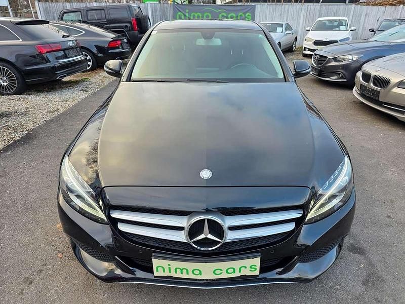 Gebraucht Mercedes C180 116 PS (85 kW) 2016 Schwarz Limousine