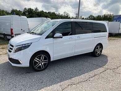 Gebraucht Mercedes V250 Avantgarde 190 PS (139 kW) 2023 Arktikweiß Van / Kleinbus