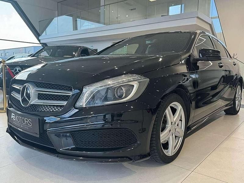 Schwarz Gebraucht 2015 Mercedes A180 AMG line Limousine | € 14.990 (Fairer Preis) - Bild 1/4