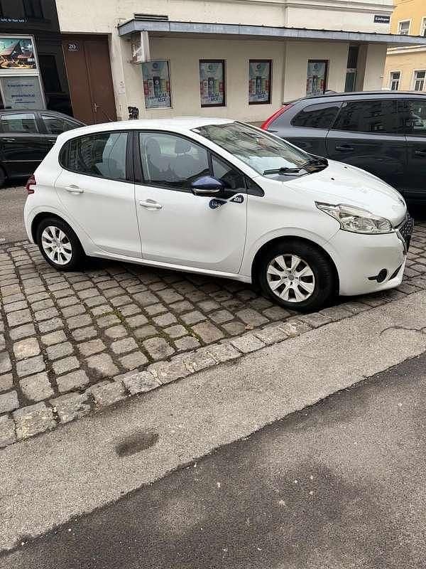 Gebraucht Peugeot 208 Active 68 PS (50 kW) 2013 Kleinwagen