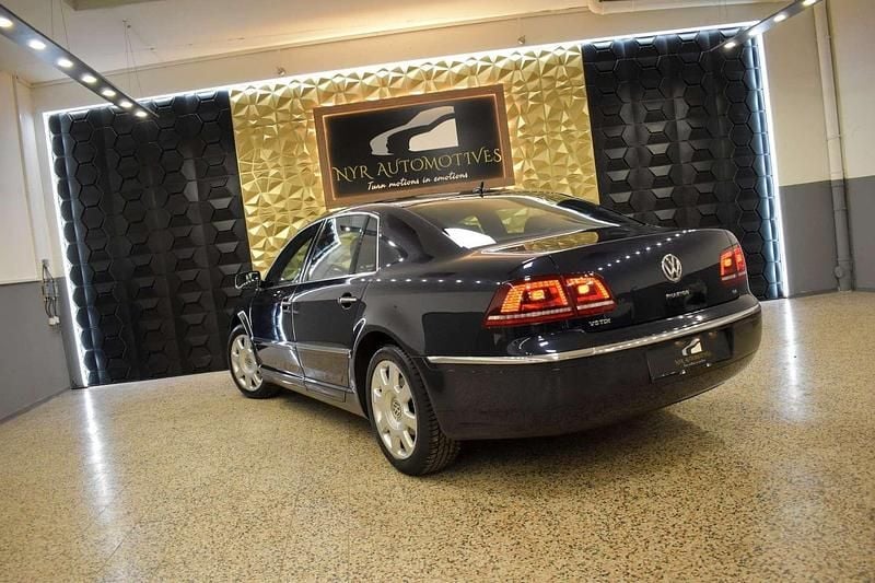 Gebraucht VW Phaeton 239 PS (175 kW) 2013 Blau Limousine