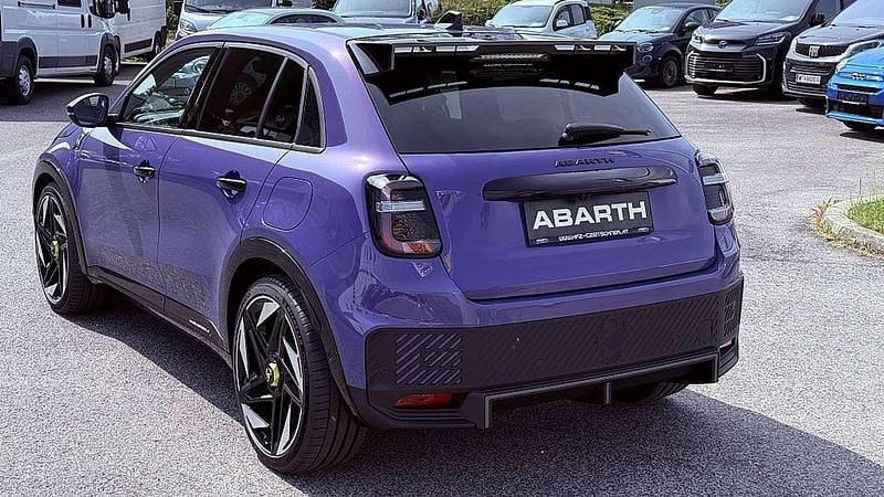 Gebraucht Abarth 600e Scorpionissima 206 kW (281 PS) 2025 Violett SUV