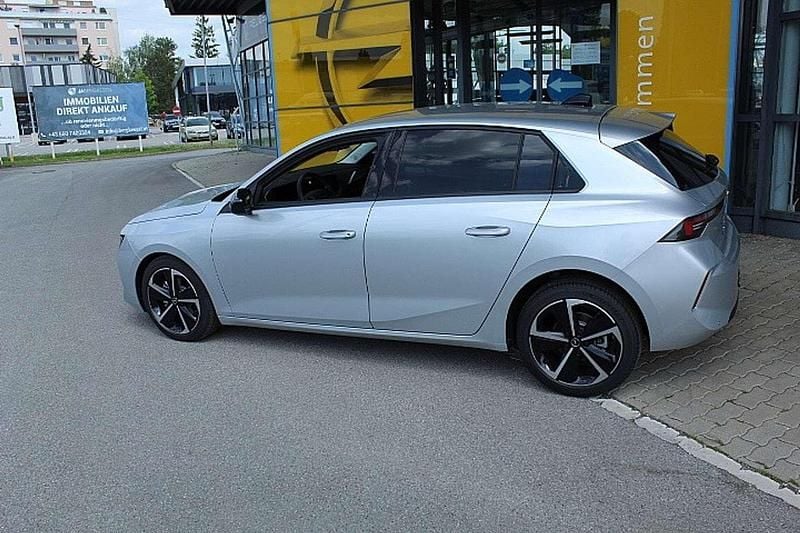 Gebraucht Opel Astra Edition 131 PS (96 kW) 2025 Silber Limousine