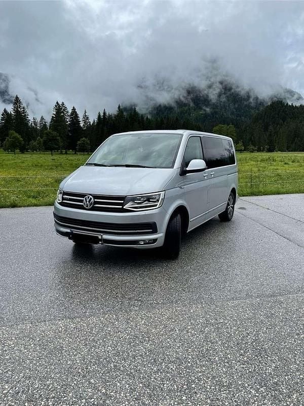 Gebraucht VW Multivan Highline 150 PS (110 kW) 2015 Silber Van