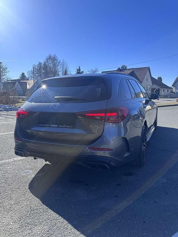Gebraucht Mercedes C200 AMG line 163 PS (119 kW) 2024 Kombi