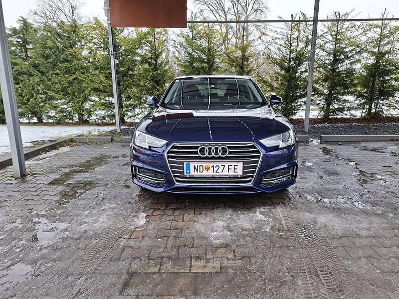 Gebraucht Audi A4 Design 150 PS (110 kW) 2019 Blau Limousine