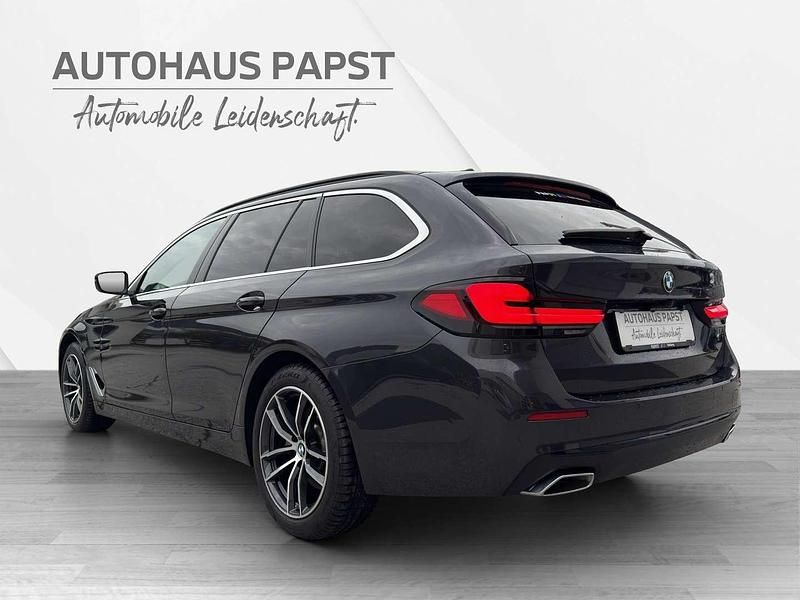 Gebraucht BMW 520 Sport Line 190 PS (139 kW) 2022 Grau Kombi