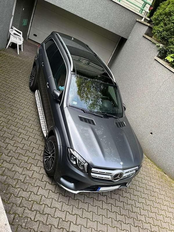 Grau Gebraucht 2017 Mercedes GLS350 SUV | € 34.000 - Bild 1/4