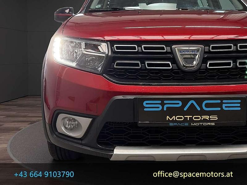 Gebraucht Dacia Sandero Ambiance 90 PS (66 kW) 2019 Rot Kleinwagen