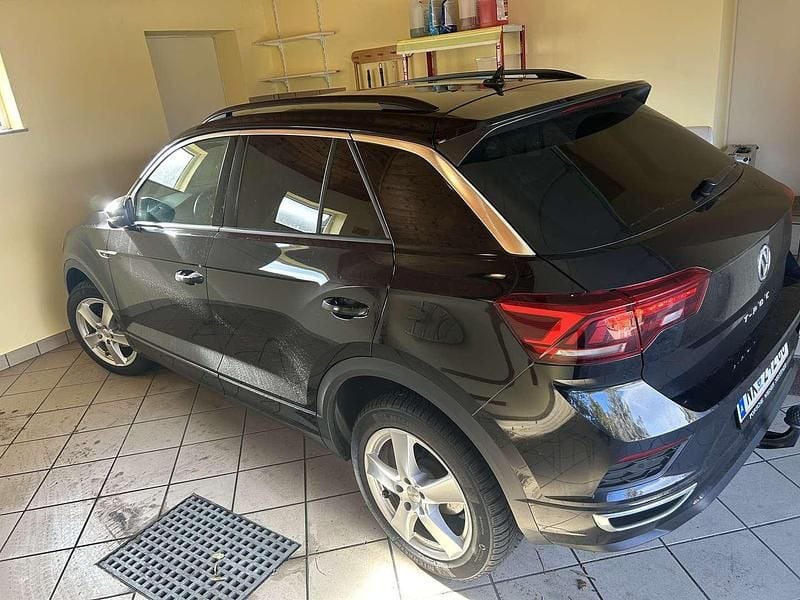 Schwarz Gebraucht 2020 VW T-Roc SUV | € 18.800 (Guter Preis) - Bild 1/4