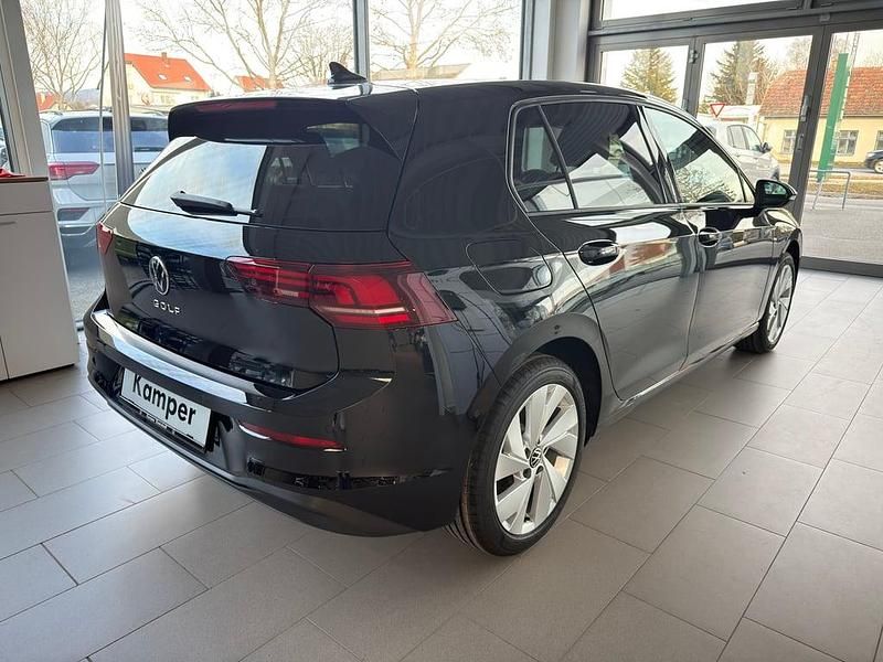 Gebraucht VW Golf VIII 150 PS (110 kW) 2026 Schwarz  metallic Limousine