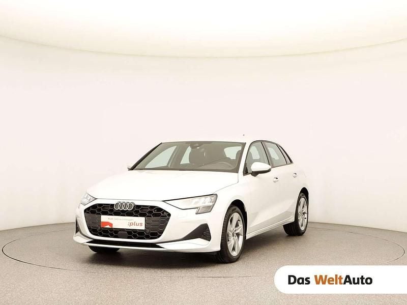 Weiss metallic Gebraucht 2025 Audi A3 Advanced Limousine | € 29.990 (Fairer Preis) - Bild 1/4