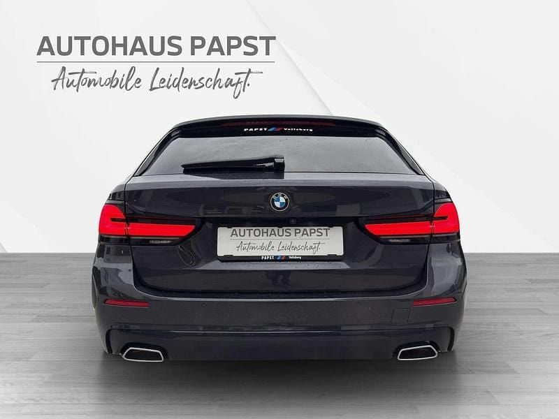 Gebraucht BMW 520 Sport Line 190 PS (139 kW) 2022 Grau Kombi