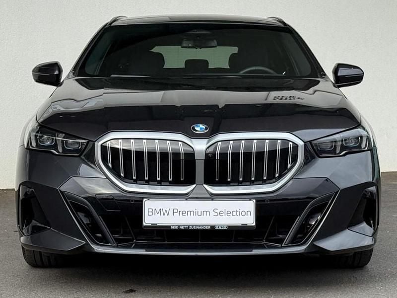 Gebraucht BMW 520 Shadowline 197 PS (144 kW) 2025 Sophistograu brillanteffekt Kombi