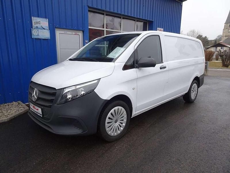Gebraucht Mercedes Vito 163 PS (119 kW) 2024 Weiß Van
