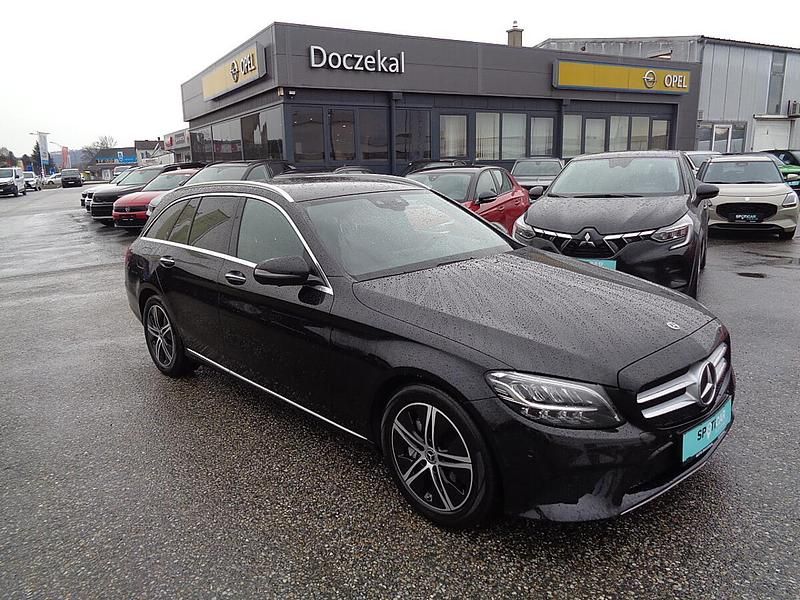 Gebraucht Mercedes C300 245 PS (180 kW) 2020 Schwarz Kombi