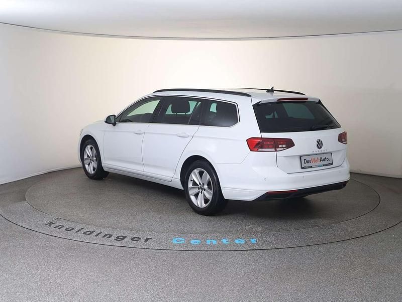 Gebraucht VW Passat Business 150 PS (110 kW) 2022 Weiss  metallic Kombi