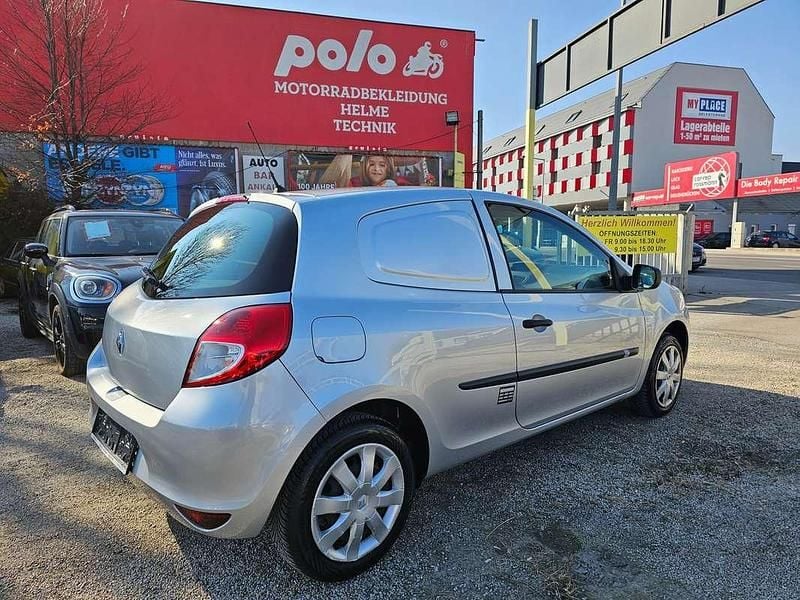 Gebraucht Renault Clio 75 PS (55 kW) 2013 Silber Van