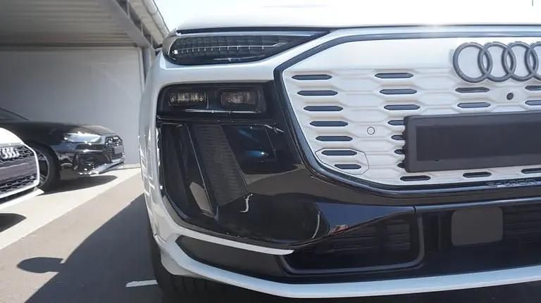 Gebraucht Audi Q6 e-tron Ambiente 284 kW (387 PS) 2024 Weiss  metallic SUV
