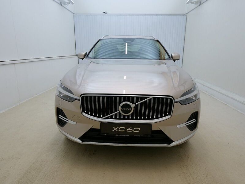 Gebraucht Volvo XC60 349 PS (256 kW) 2025 Grau SUV
