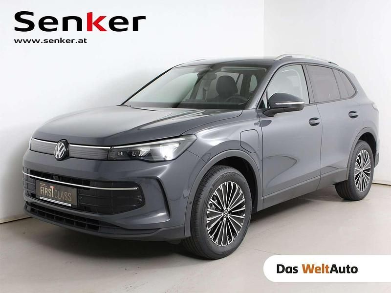 Grau Gebraucht 2025 VW Tiguan SUV | € 44.990 (Teuer) - Bild 1/4