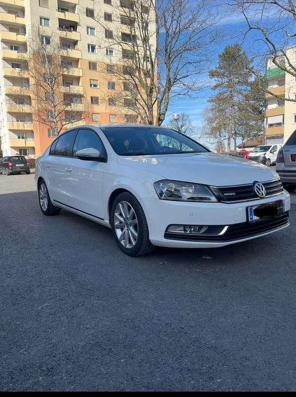 Gebraucht VW Passat Trendline 105 PS (77 kW) 2012 Limousine