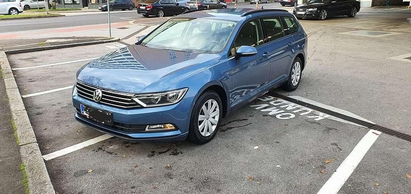 Gebraucht VW Passat Highline 120 PS (88 kW) 2017 Blau Kombi