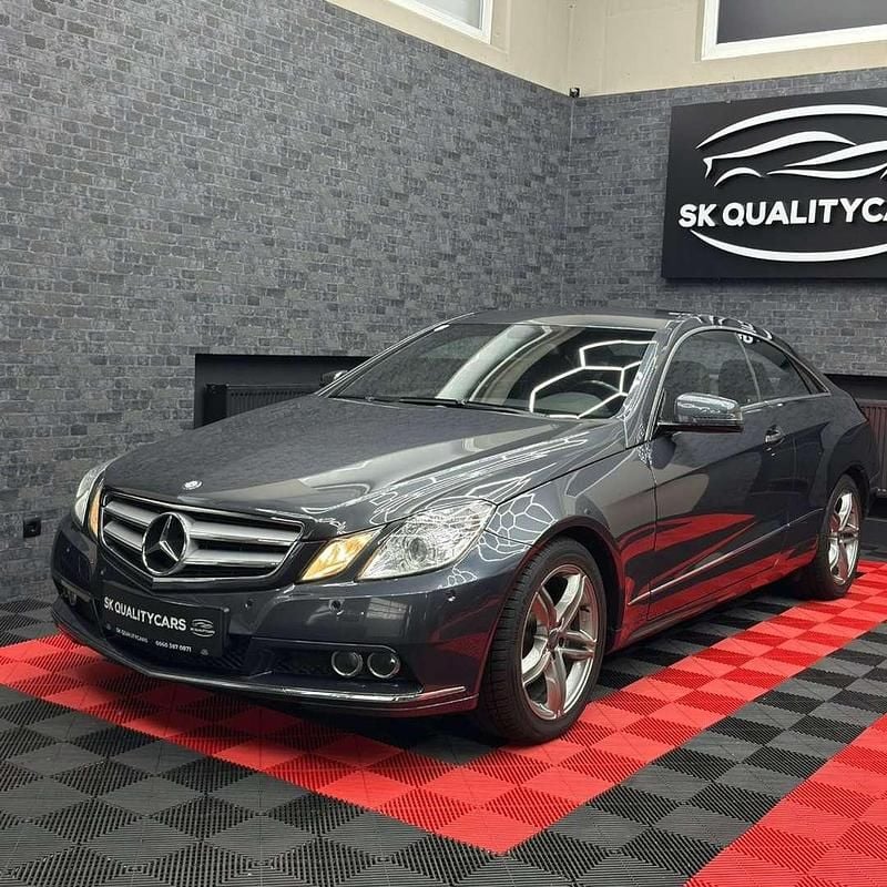 Gebraucht Mercedes E200 184 PS (135 kW) 2011 Grau Coupé