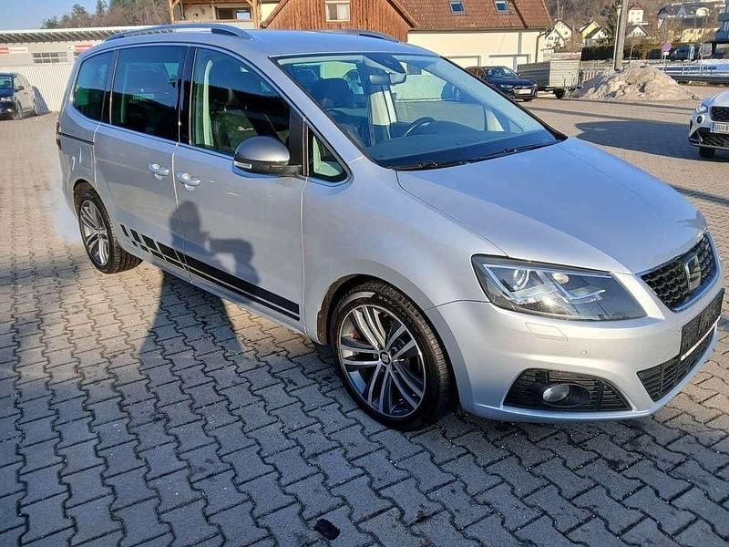 Gebraucht Seat Alhambra 4Drive 177 PS (130 kW) 2020 Silber  metallic Van / Kleinbus