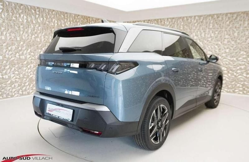 Neu Peugeot 5008 Allure 136 PS (100 kW) 2025 Blau Van / Kleinbus