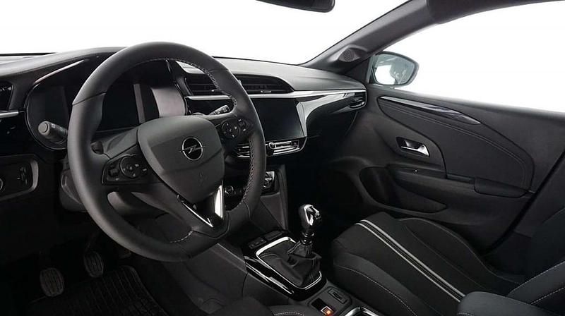 Gebraucht Opel Corsa 101 PS (74 kW) 2024 Kristall silber metallik Limousine