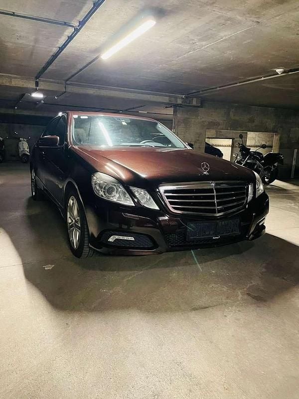 Gebraucht 2009 Mercedes E250 Avantgarde Limousine | € 11.350 (Guter Preis) - Bild 1/4