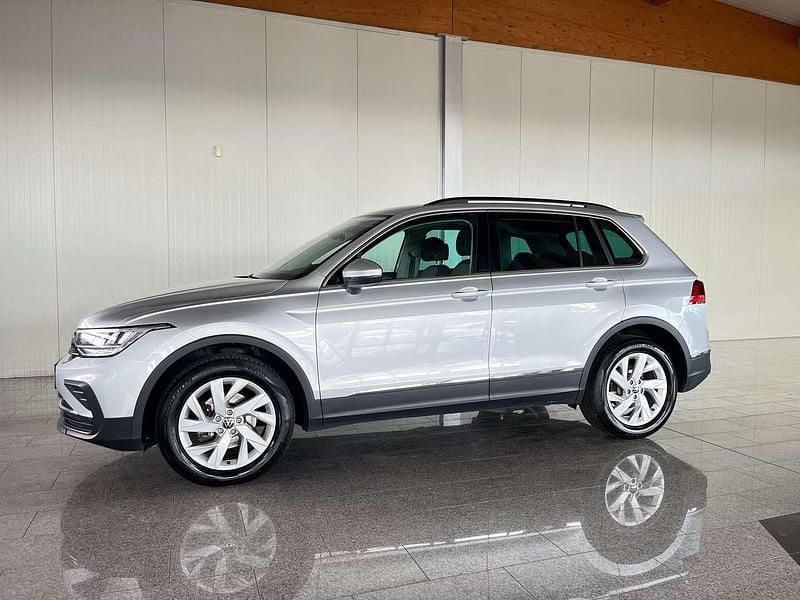 Gebraucht VW Tiguan Life 150 PS (110 kW) 2021 Grau SUV
