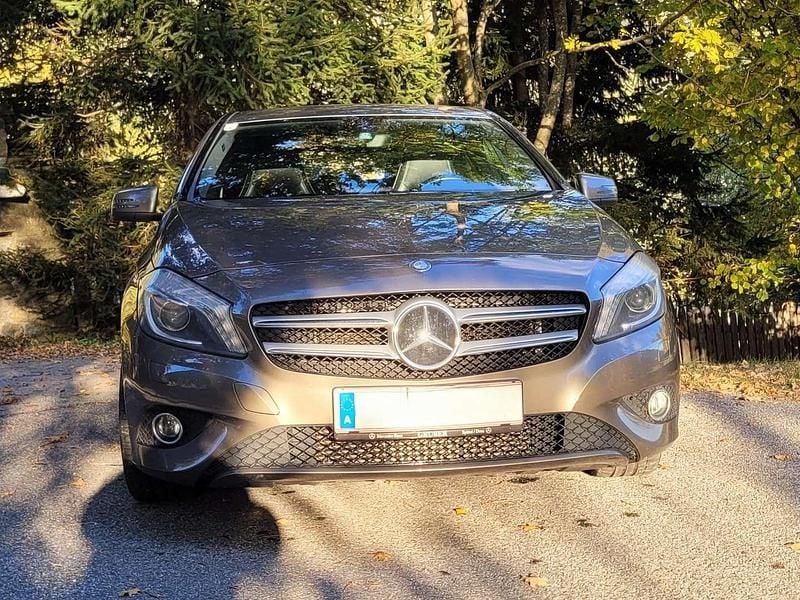 Bronze Gebraucht 2013 Mercedes A180 Edition Limousine | € 8.750 (Fairer Preis) - Bild 1/4