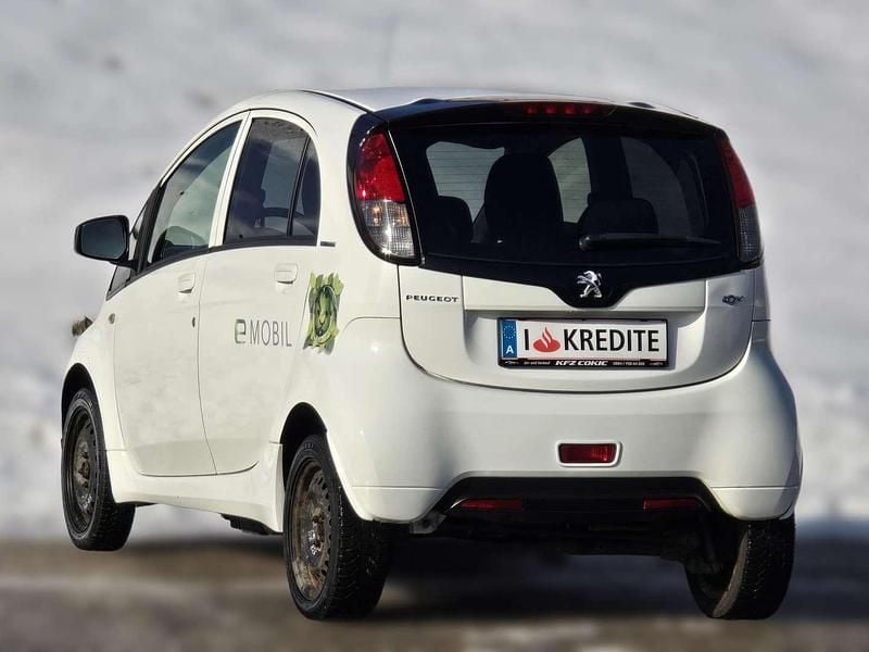 Gebraucht Peugeot iON Active 49 kW (67 PS) 2015 Weiß Kleinwagen