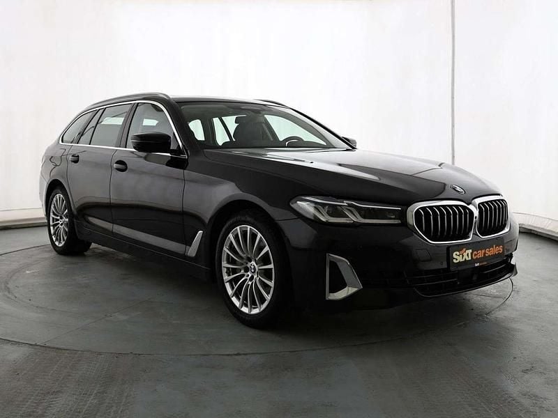 Schwarz Gebraucht 2023 BMW 530 Luxury Line Kombi | € 38.990 (Guter Preis) - Bild 1/3