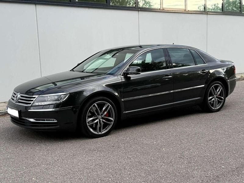 Grau Gebraucht 2010 VW Phaeton Limousine | € 12.990 - Bild 1/4