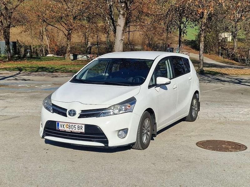Weiß Gebraucht 2018 Toyota Verso Active Van / Kleinbus | € 10.000 (Guter Preis) - Bild 1/4