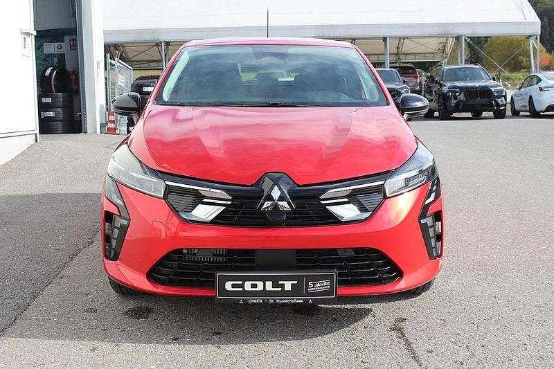 Neu Mitsubishi Colt Invite 91 PS (66 kW) 2025 Rot Limousine