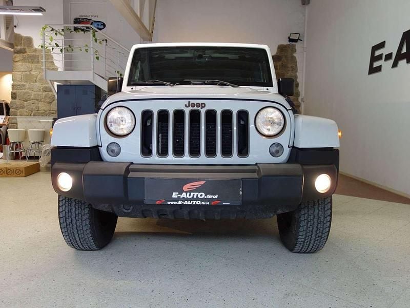 Gebraucht Jeep Wrangler Unlimited 200 PS (147 kW) 2016 Weiß SUV