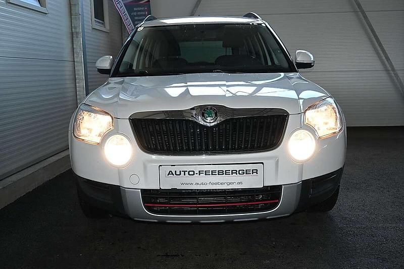 Gebraucht Skoda Yeti Active 105 PS (77 kW) 2012 Weiß SUV