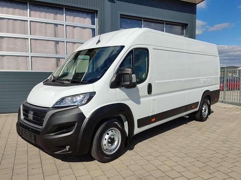 Weiß Gebraucht 2023 Fiat Ducato Van | € 31.416 (Fairer Preis) - Bild 1/4