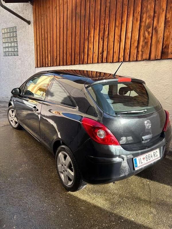 Gebraucht Opel Corsa 69 PS (50 kW) 2012 Limousine